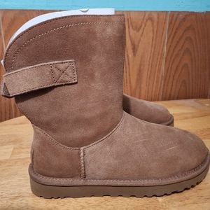 New UGG Remora boots size 7 Chestnut